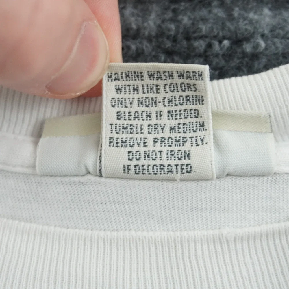 Banana Republic Graphic T-Shirt Mens M White Globe Pocket Single Stitch USA